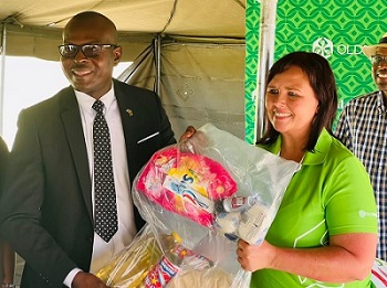 Ohangwena and Oshana receive N$90 000 in aid from Old Mutual
