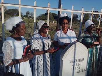 Onandjokwe retired nurses pay tribute to Dr. Selma Rainio at her grave