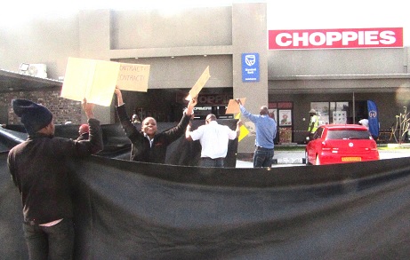 Oshakati Choppies workers demonstrate for better wages