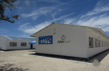 Shaanika Nashilongo a pewa oongulu dhosikola kuMTC/MVA Fund