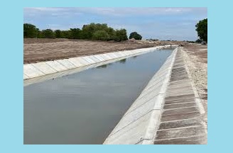 Police warns naked canal bathers, will issue fines