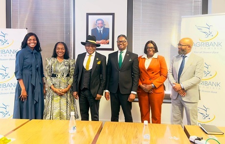 Prime Minister praises Agribank’s youth fund, promises another 20 million