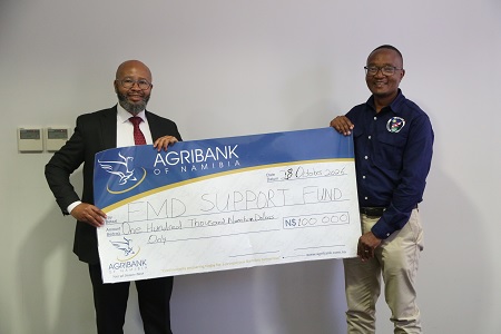 Agribank gives 100 000 to FMD Fund